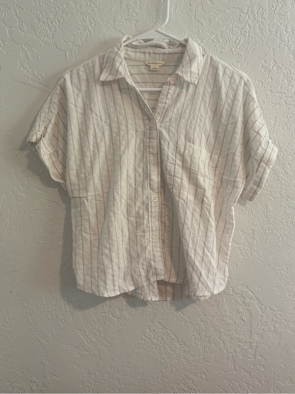 Aeropostale White and Beige Striped Short-Sleeve Button-Up Shirt